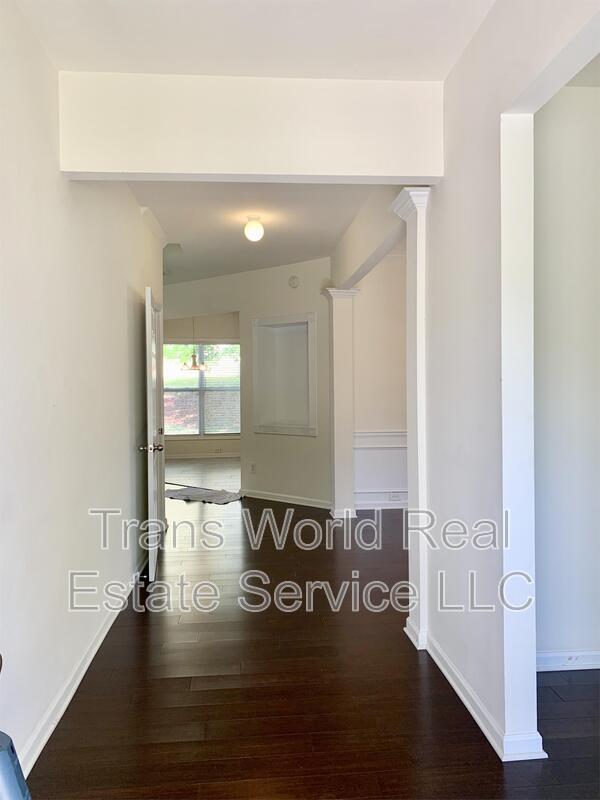 Building Photo - 2202 Jasmine Glen Dr