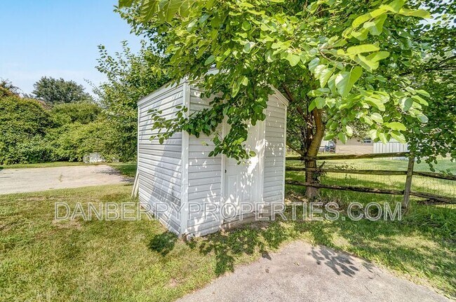 Building Photo - 3612 Willow Run Dr