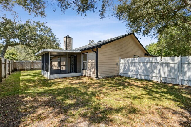 Building Photo - Charming 3BR/2BA Home on Amelia Island – Close to Everything!