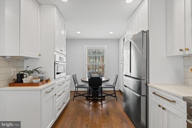 Building Photo - 222 Green St