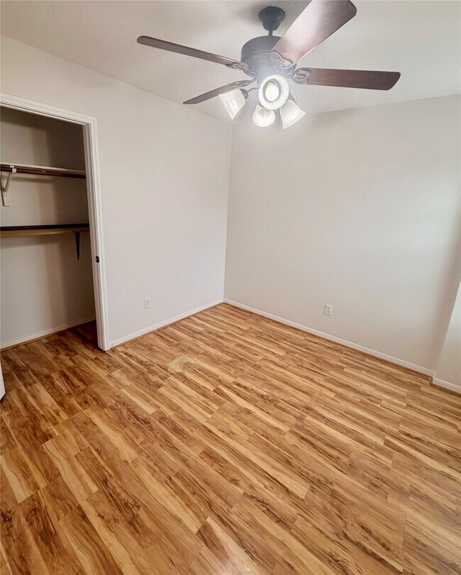 Building Photo - 11830 Oakner Dr