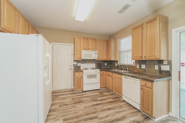 Building Photo - 2503 Carmathen Rd
