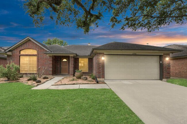Primary Photo - 2706 Plantation Dr