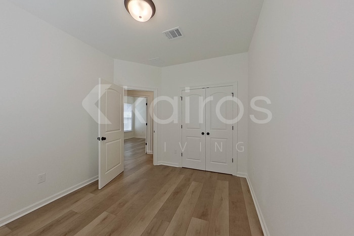 Building Photo - 302 Carencro St