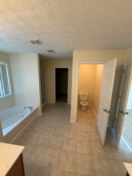 Building Photo - 4660 Duval Point Way SW