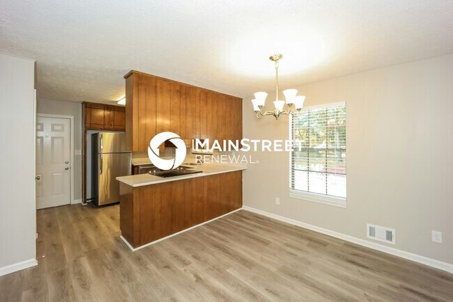 Building Photo - 4 Bedroom Pet-Friendly Home in MORROW, GA with Main Street Renewal