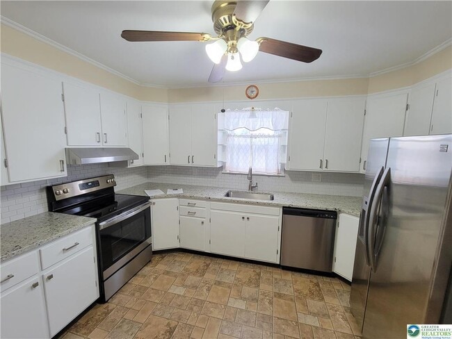 Building Photo - 712 Chestnut St