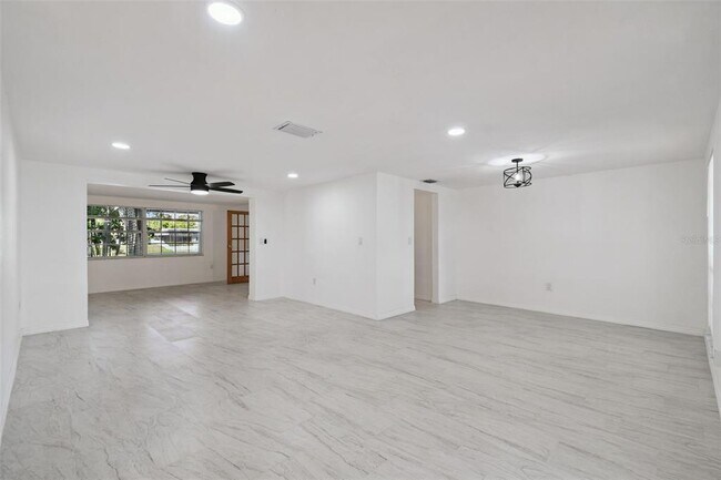 Building Photo - 3513 Landale Dr