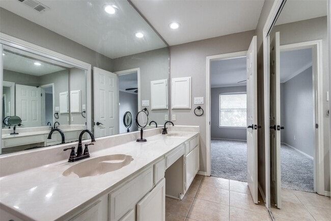 Building Photo - 3813 Beaumont Ln