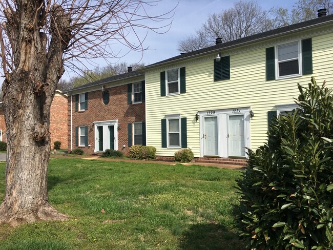 Primary Photo - 1227 Wenlon Drive