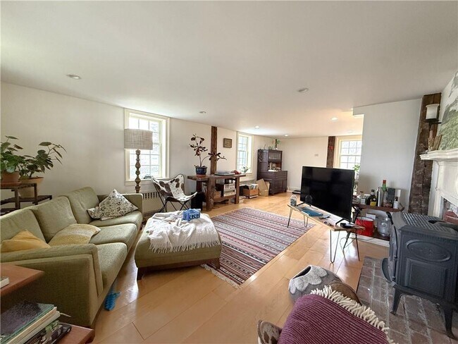 Building Photo - 2678 E Main Rd