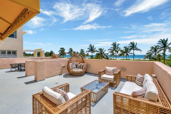 Building Photo - 834 Ocean Dr