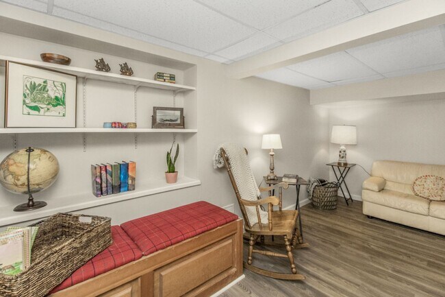 Building Photo - Wonderful 2 Bedroomed House in the heart of Saint Paul.