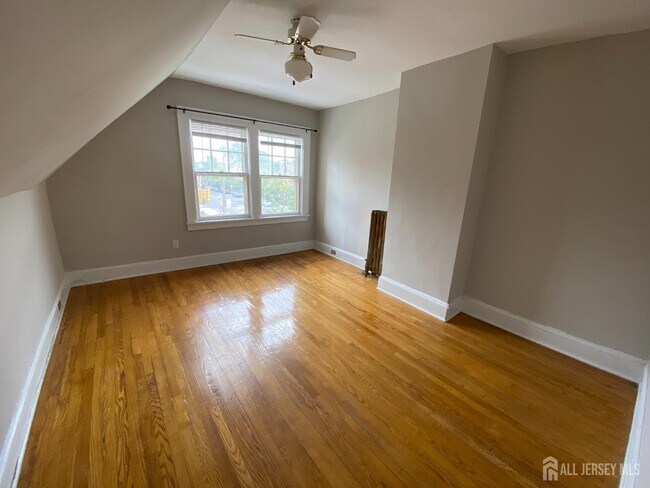 Building Photo - 121 Livingston Ave