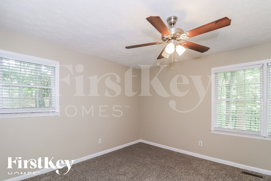 Building Photo - 3082 Lake Ranch Dr