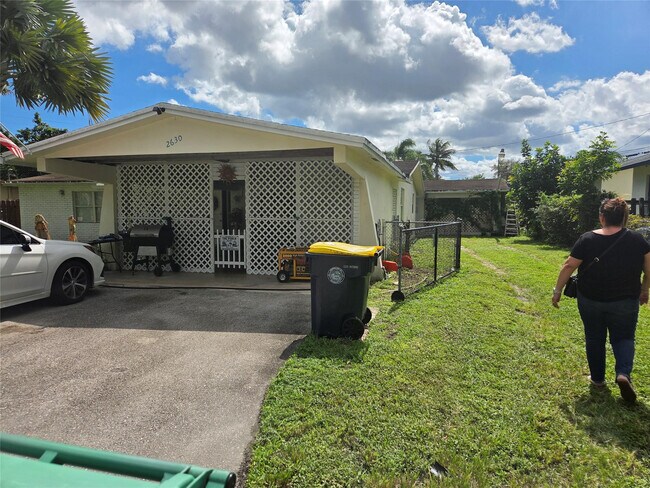 Building Photo - 2630 SW 49th Ct