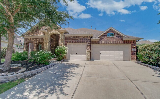 Building Photo - 28666 Pleasant Forest Dr