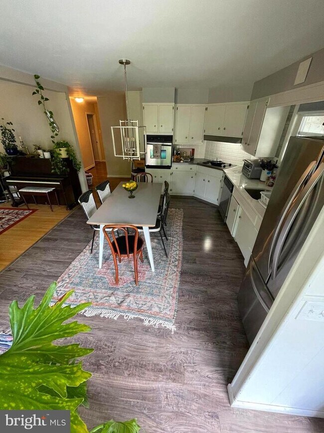 Building Photo - 107 Oak Terrace