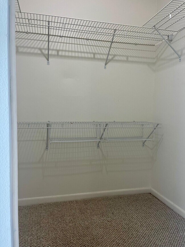 Building Photo - 6850 US-1