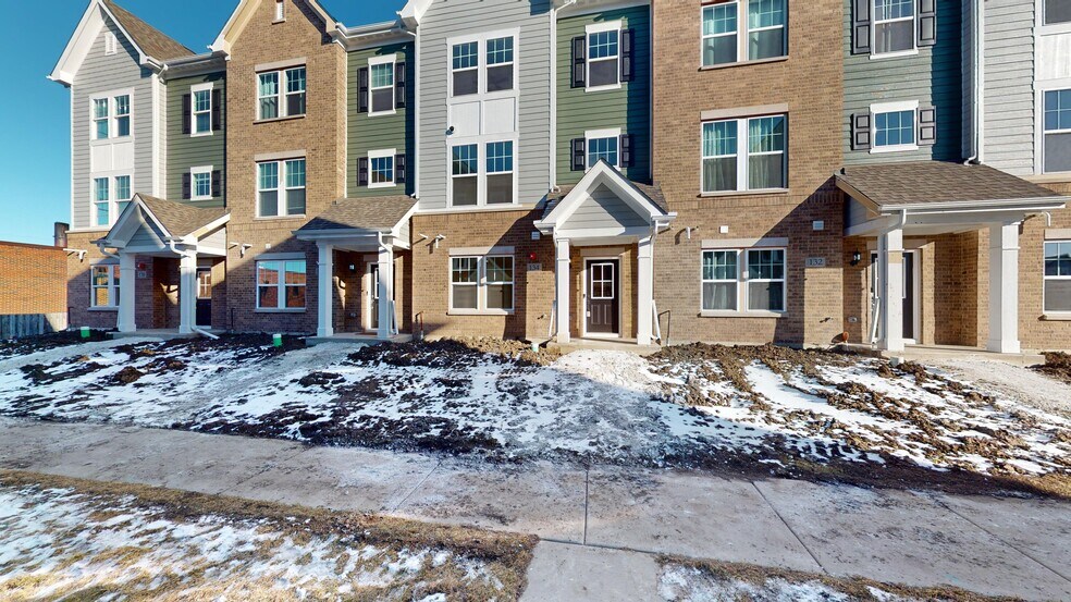 Front - 134 Yorktown Ct