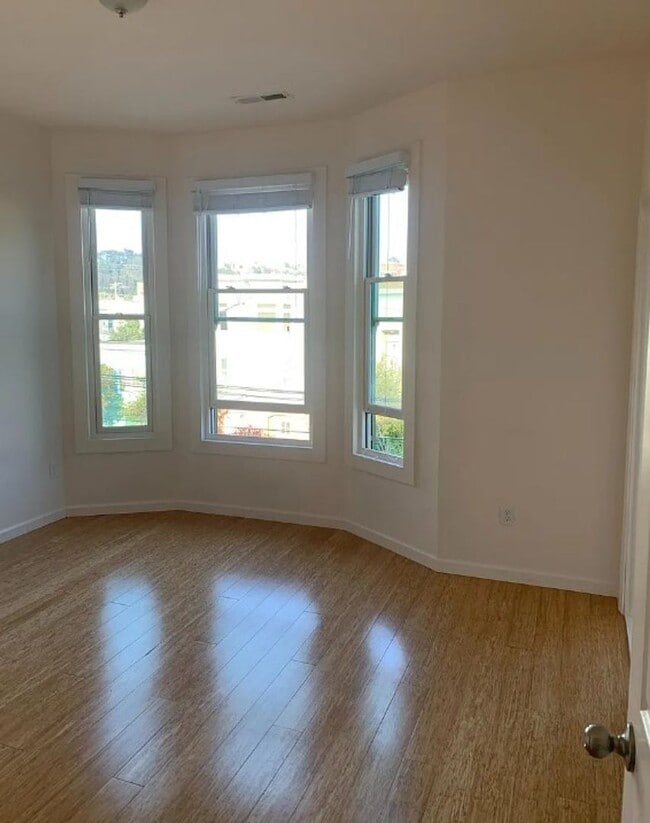 Building Photo - 2740-2746 Harrison Street