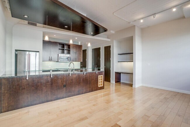 Building Photo - Come Live in Historic Montgomery Plaza- East Tower- 2 bed, 2 bath- 76107