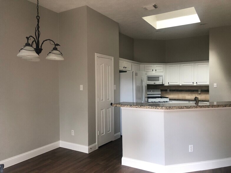 Building Photo - 19306 Pinewood Bluff Ln