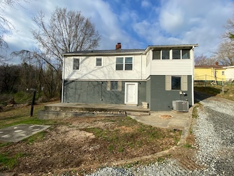 Building Photo - 2 Bedroom, 1 bath home with conditioned ba...