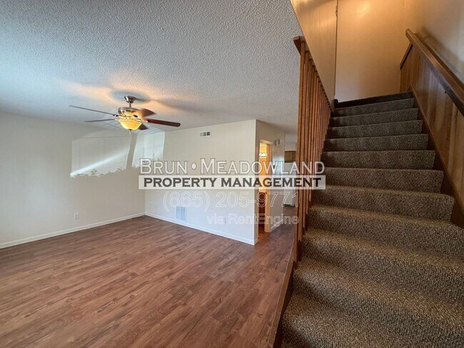 Building Photo - 1811 Meadowland Ln