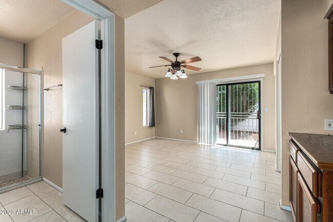 Building Photo - Gorgeous 2/2 bed/bath in North Phoenix by ...