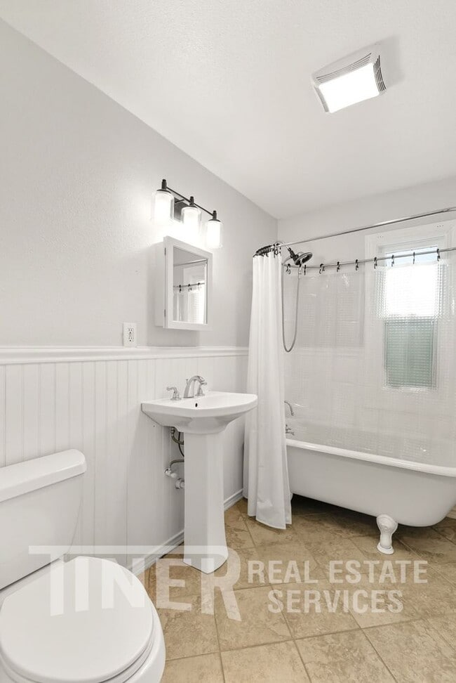 Building Photo - 2607 O St