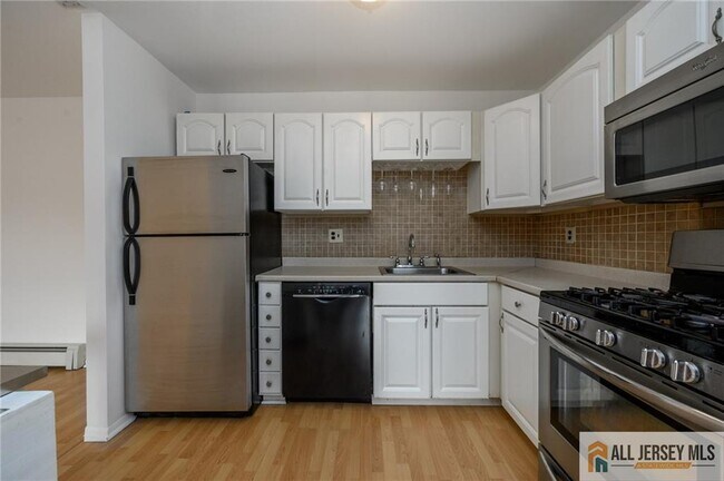 Building Photo - 628 Cricket Ln