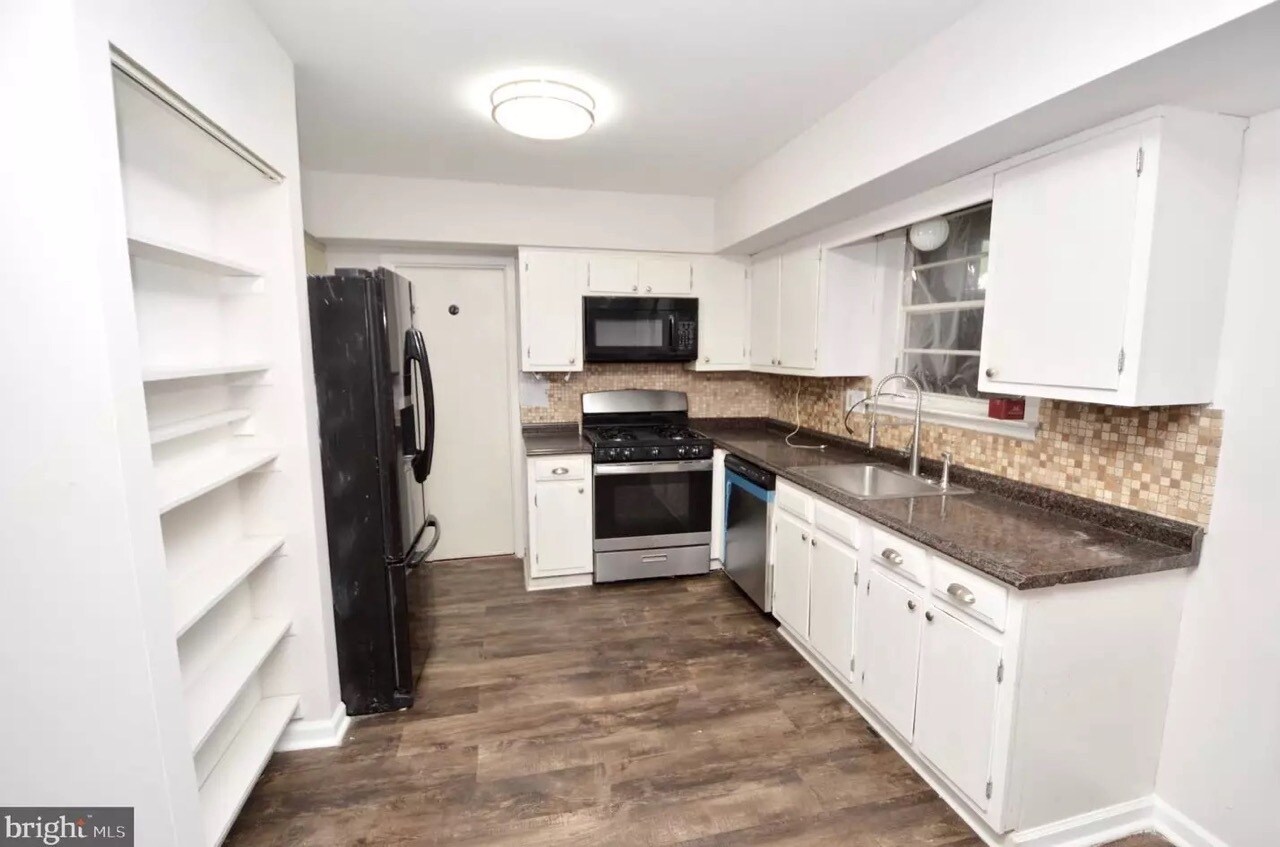 Building Photo - 1711 Brentwood Pl