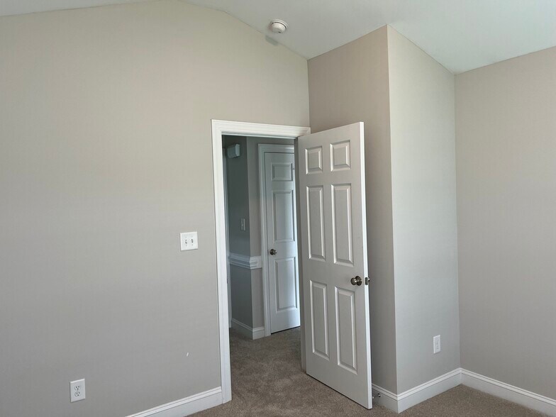 Building Photo - 4323 Blazing Star Ln