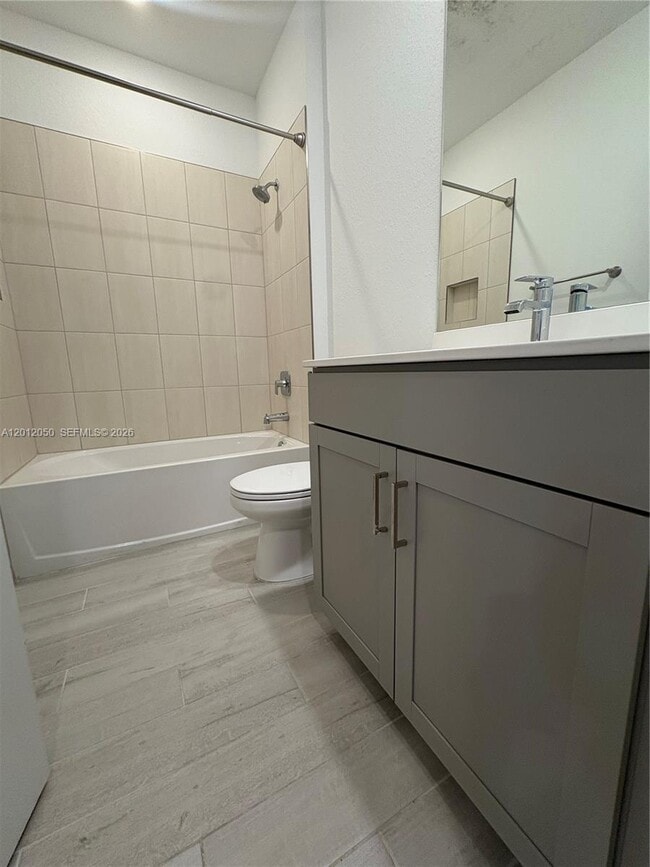 Building Photo - 135 SW 171st Ln