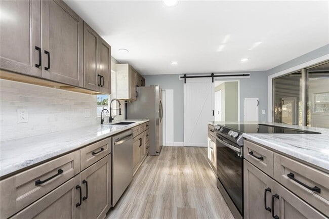 Building Photo - 11916 SW Newman Terrace