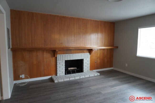 Building Photo - 6201 Hartman Ave