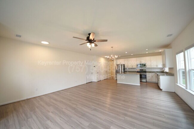 Building Photo - 126 Peck Ln