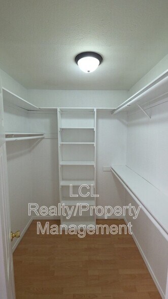 Building Photo - 1077 Santo Antonio Dr