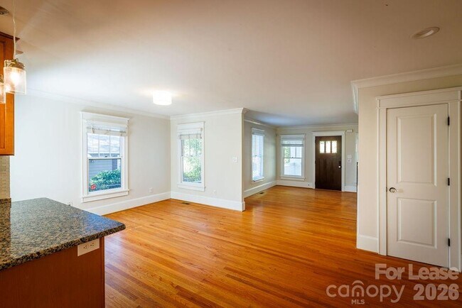 Building Photo - 435 Walnut Ave