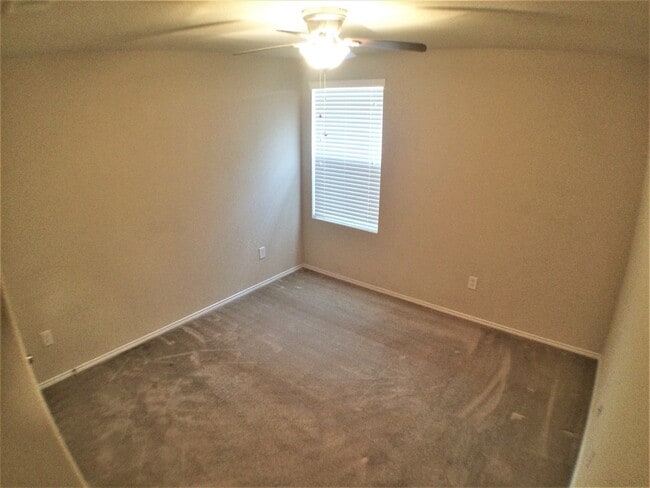 Building Photo - Great 3 Bedroom 2 Bath in Denton!