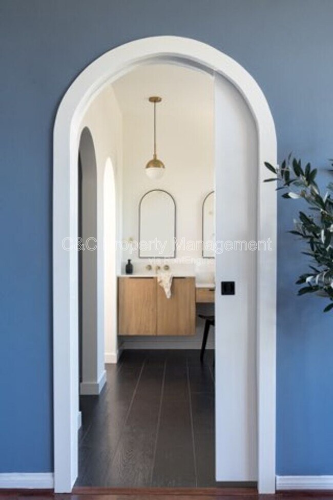 Building Photo - 5234 Chariton Ave