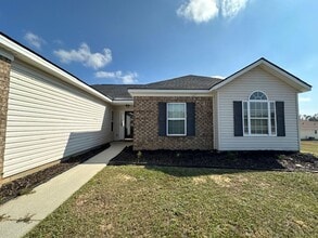 Building Photo - 4 Bedroom in Whispering Pines