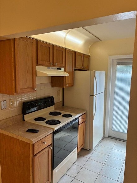 Building Photo - 233 Pine Terrace