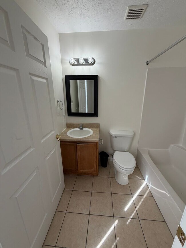 Building Photo - 9119 Laird St