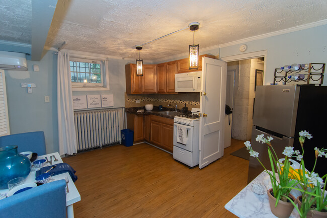 Kitchen area with access to laundry room - 729 Congress St SE