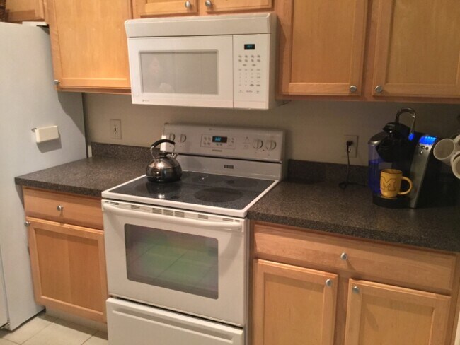 Building Photo - 1123 Joyce Ln