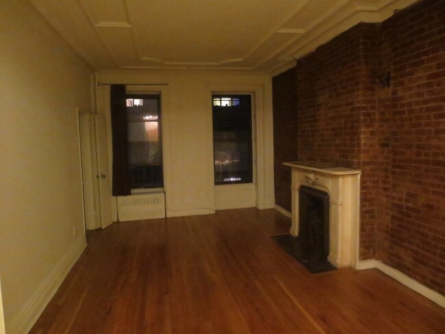 Building Photo - 328 E 55th St