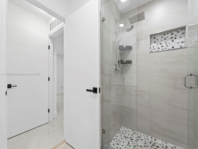 Building Photo - 19850 Franjo Rd