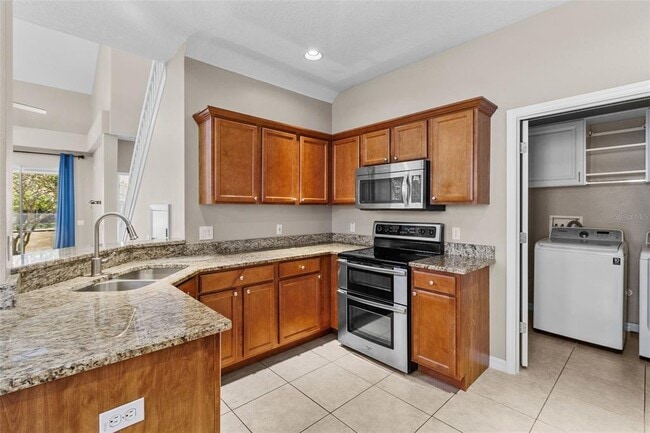 Building Photo - 3372 Covered Bridge Dr E